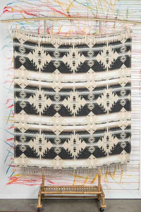 Cheyenne Wool Blend Blanket - Native American Design 200cm x 155cm