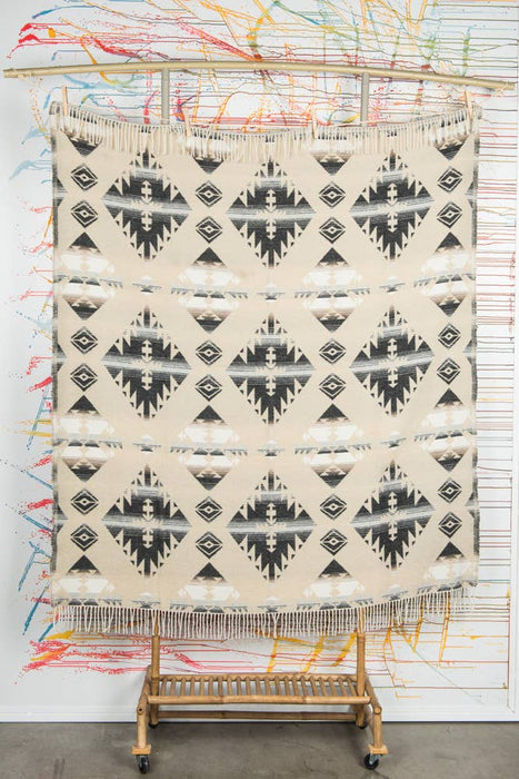 Cheyenne Wool Blend Blanket - Native American Design 200cm x 155cm